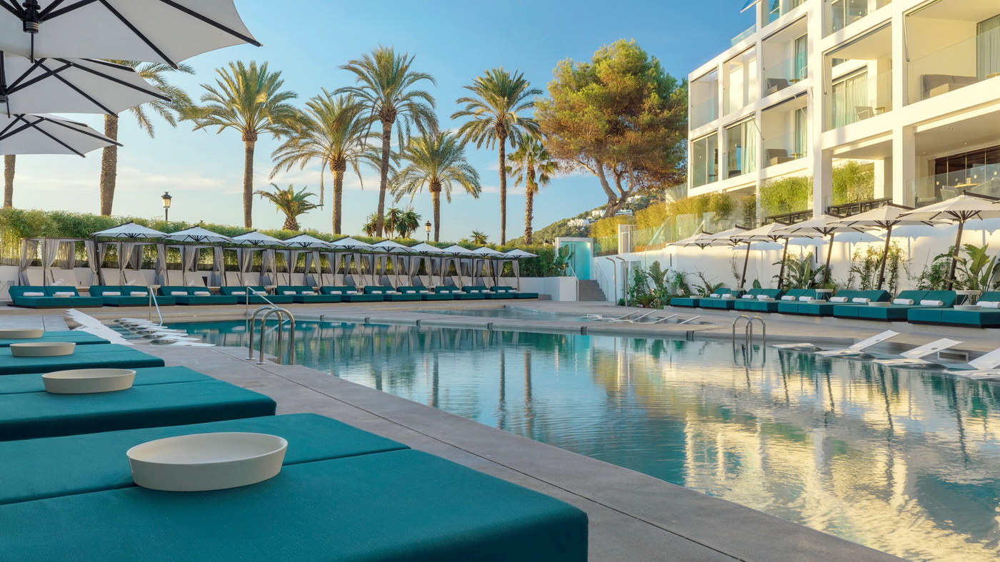 W Ibiza opens the season with a new rooftop bar – for adults only ...